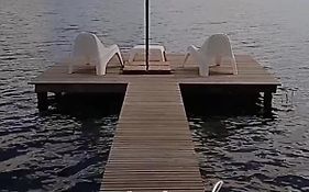 Ma Cabane Au Bord Du Lac
